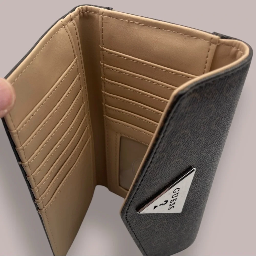 Guess Brown Logo Trifold Slim Wallet Silver